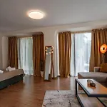 French Windows Center Апартаменты Пловдив