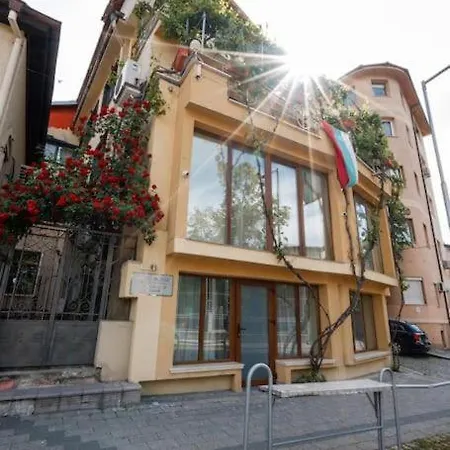 Apartman Cozy With French Windows *