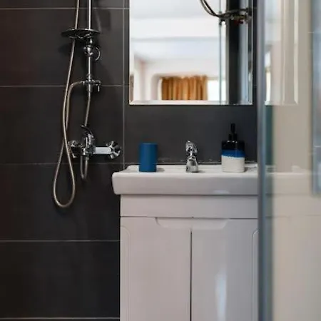 Apartment Cozy With French Windows