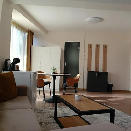 Cozy With French Windows Apartman *